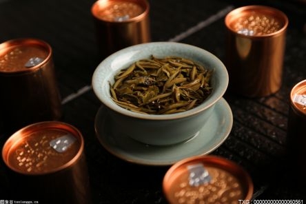 南山白毛茶迎來(lái)了春茶開(kāi)采的好時(shí)節(jié)