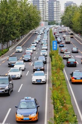 4月12日特斯拉官網顯示新一代Roadster跑車已重新開放預訂
